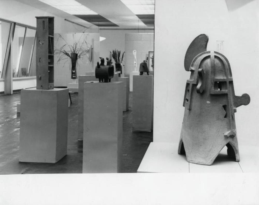 Mrs. White, image 8