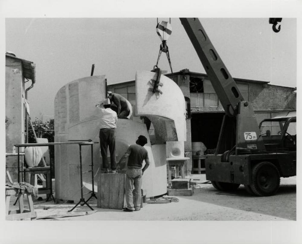 Installation process for "Isamu Noguchi:  What is Sculpture?," 1986 Venice Biennale, June 29, 1986 - September 28, 1986.
