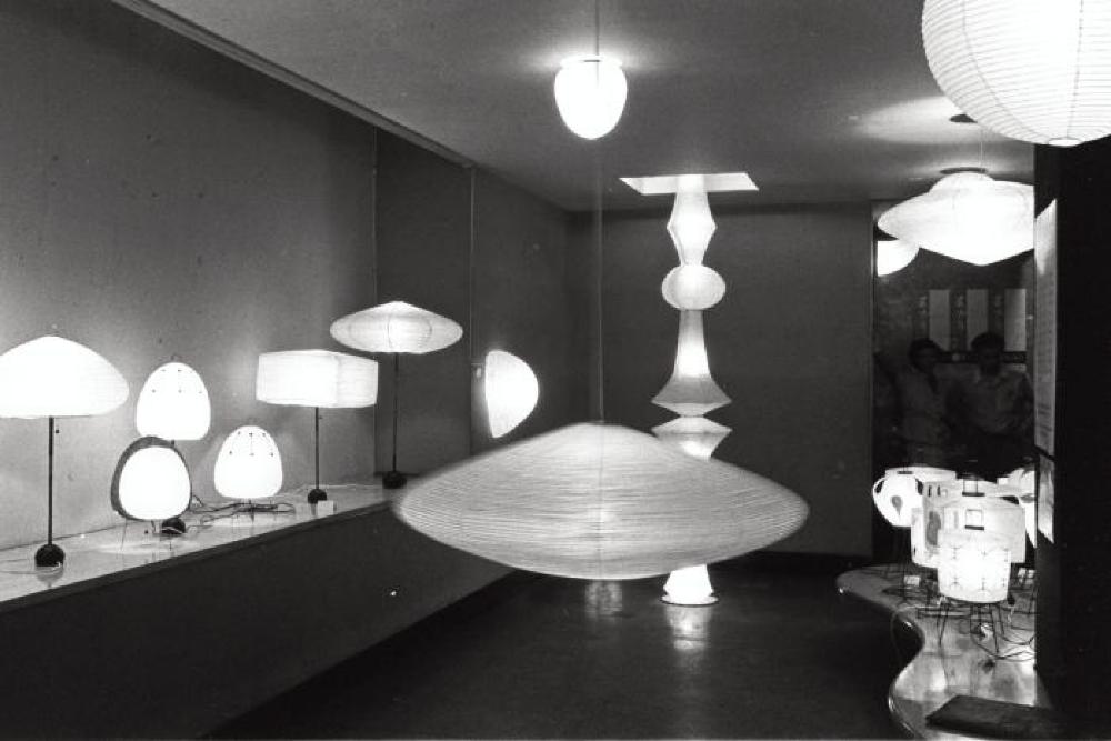 Installation view of "Isamu Noguchi Exhibition," Chuo Koron Gallery 